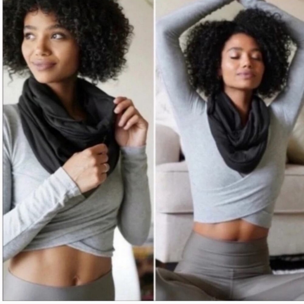 Beyond Yoga Pocket Infinity Scarf NWT